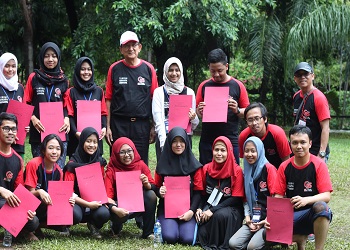 Penyerahan Sertifikat Gathering Beasiswa Pembangunan Jaya